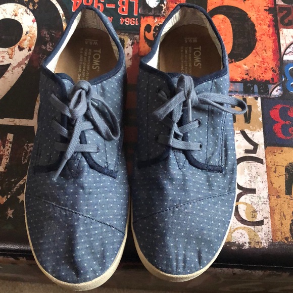 TOMS - Picture 2 of 6
